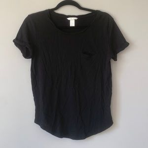 Black short sleeve t-shirt